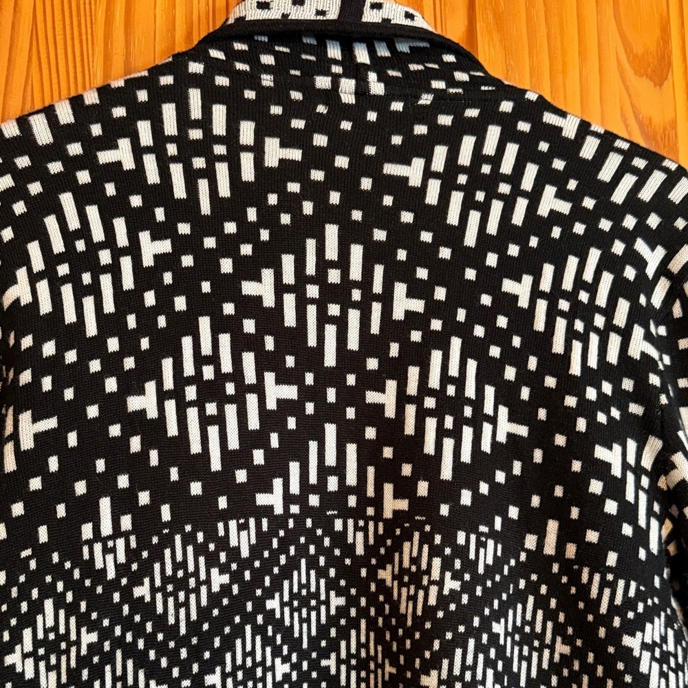 Bar lll Black and White Geometric Open-Front Draped Cardigan - Picture 7 of 7